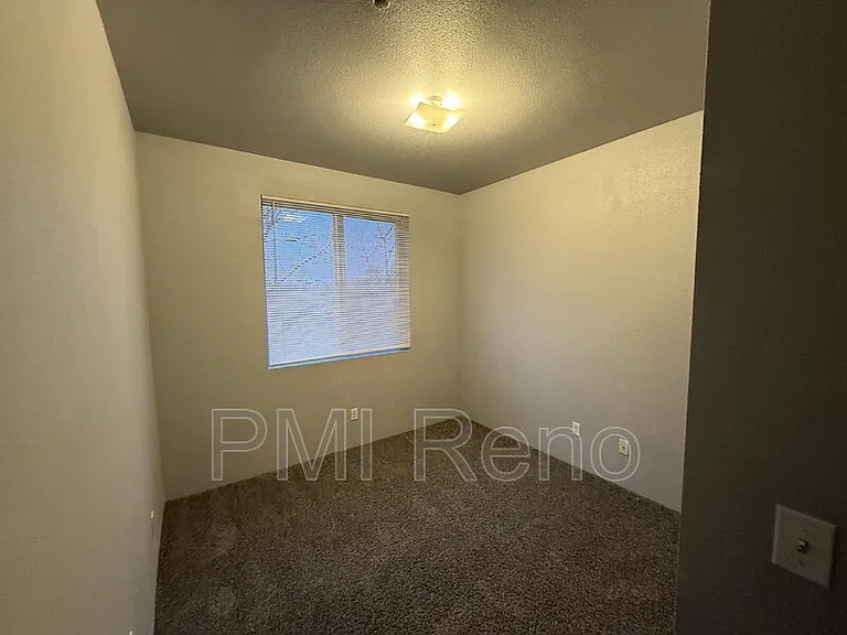 Big Horn Apartments — Photo 16
