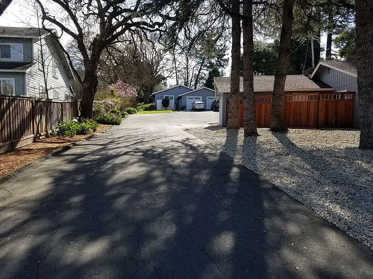 388 E School St #388 — Photo 9