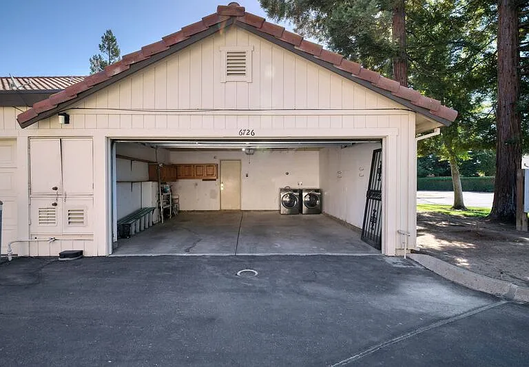 6726 Calvine Rd — Photo 30