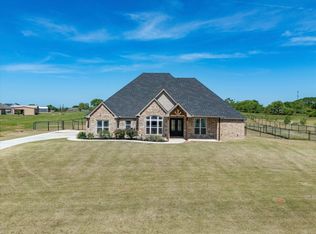 105 Carls Ct, Boyd, TX 76023