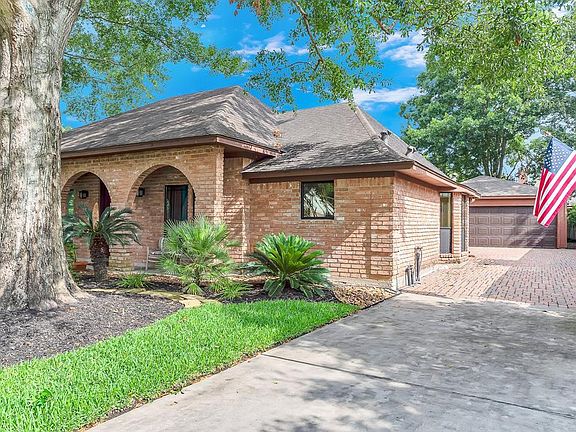 3rd image of 15314 Bonita Springs Dr