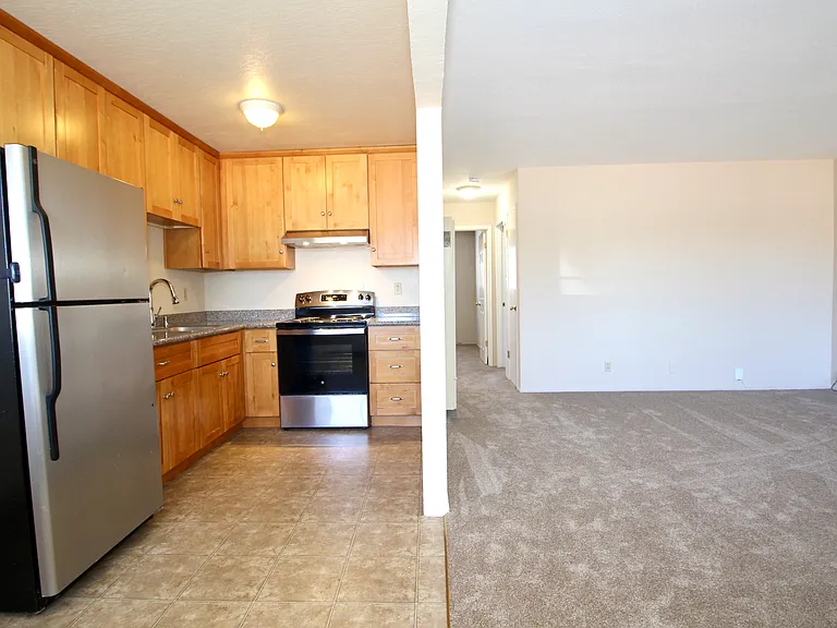 22834 Myrtle St #4 — Photo 8