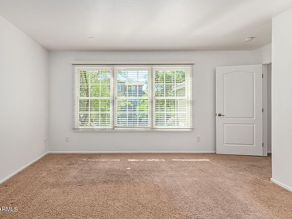 5th image of 2340 E WAYLAND Drive