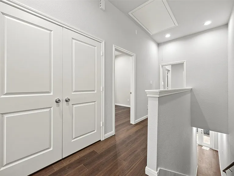 4933 Dalhart Dr — Photo 17