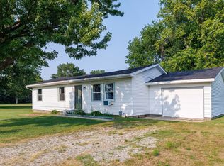 403 N 1st St, Sheldon, IL 60966