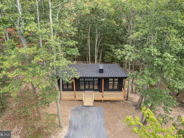 82 Christ Church Rd, Harpers Ferry, WV 25425