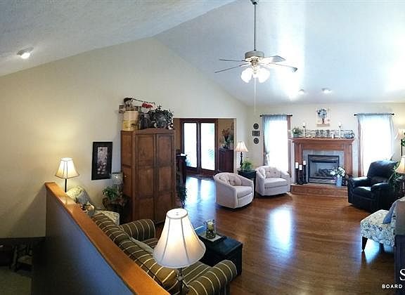 5th image of 502 S Estates Dr