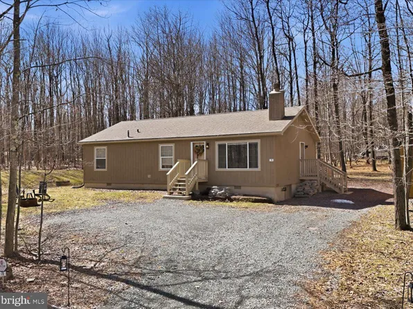 79 Wild Turkey Cir, Lake Ariel, PA 18436