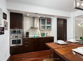 14 York St #3303, Toronto, ON M5J 0B1