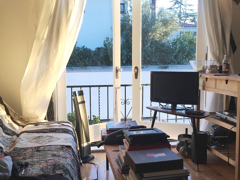 2nd image of 4024 Los Feliz Blvd APT 11