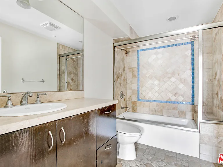 1096 S Bedford Dr #102 — Photo 15