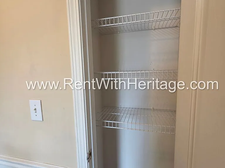 6535 Manor Creek Dr — Photo 42