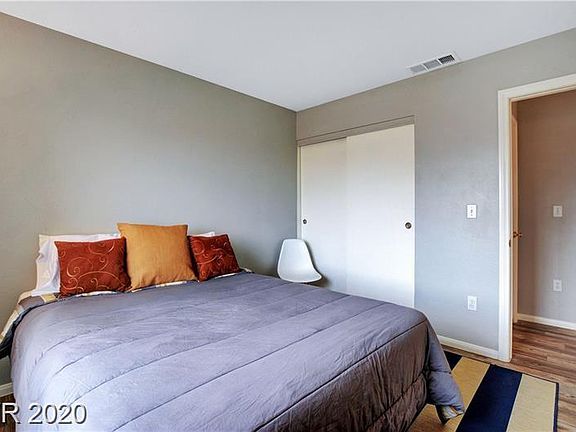 4th image of 4233 Wickford Dr