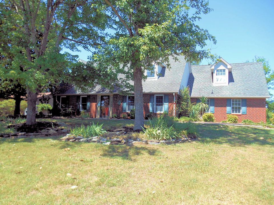 1st image of 740 Montvue Dr