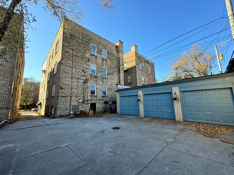 2054 W Farwell Ave #2 — Photo 2