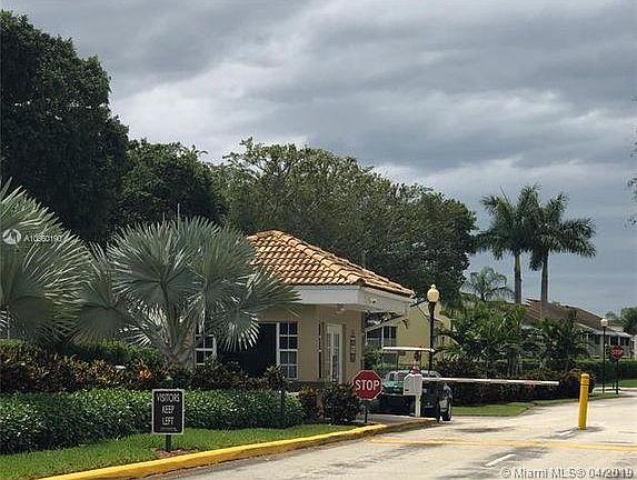 3rd image of 2207 SE 27th Dr #104-A