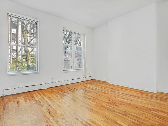 2nd image of 425 E 9th St APT 2A