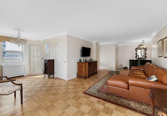 3rd image of 401 E 86th St APT 17G