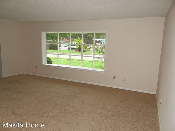 3rd image of 9211 Knights Branch St