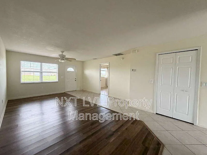2 bed, 2.0 bath, 1000 sqft, $1,495 — Photo 3