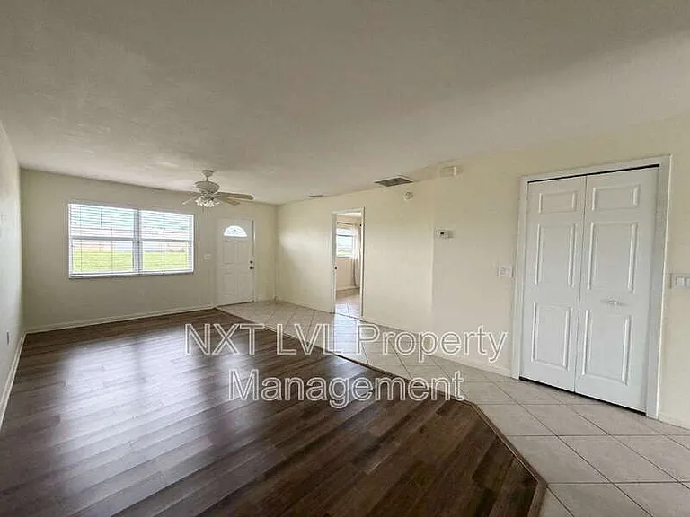 1005 NE 8th Ter — Photo 3