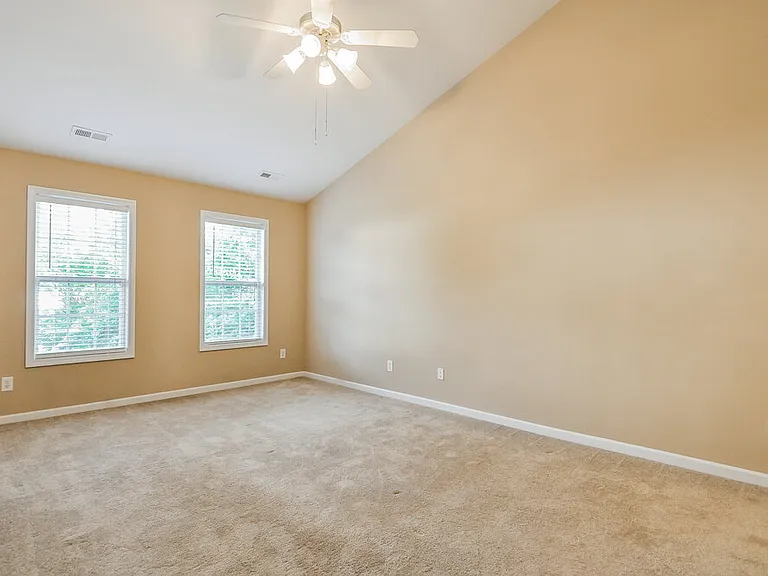 136 Roan Dr — Photo 8