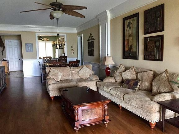 2nd image of 20 Harbour Isle Drive W #106