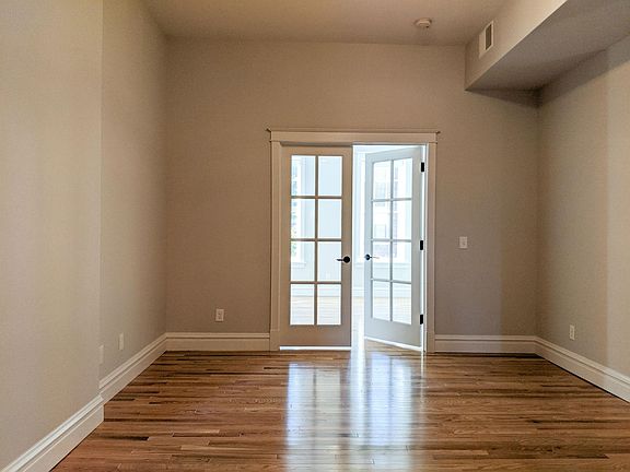 3rd image of 3756 California Ave #2E