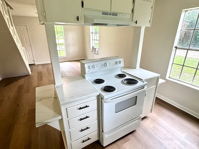 3617 Main Hwy #A — Photo 9