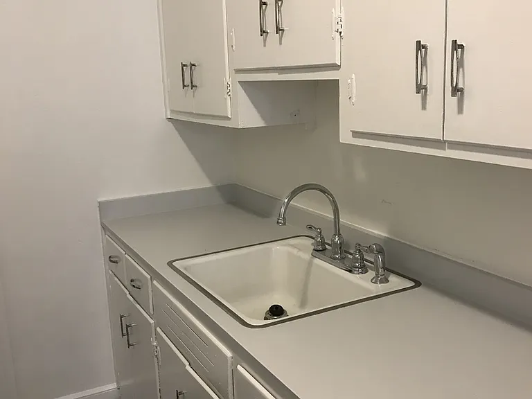 Gray Court Apartments — Photo 47