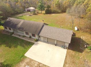 18417 Sand Rd, Fulton, IL 61252