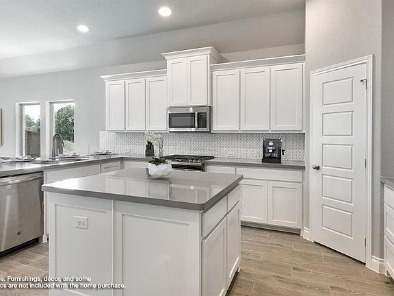 3rd image of 9512 Longhorn Ln