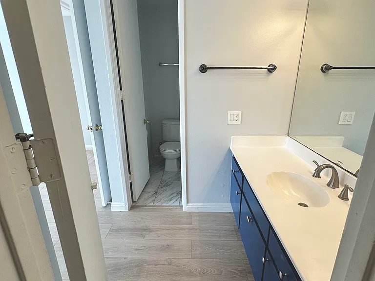 5950 Canterbury Dr — Photo 10