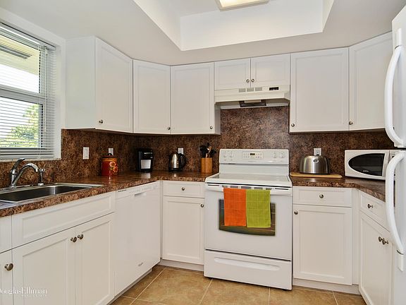 5th image of 4820 NE 23rd Ave #A-204
