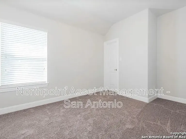 13706 Meadowick Dr — Photo 18