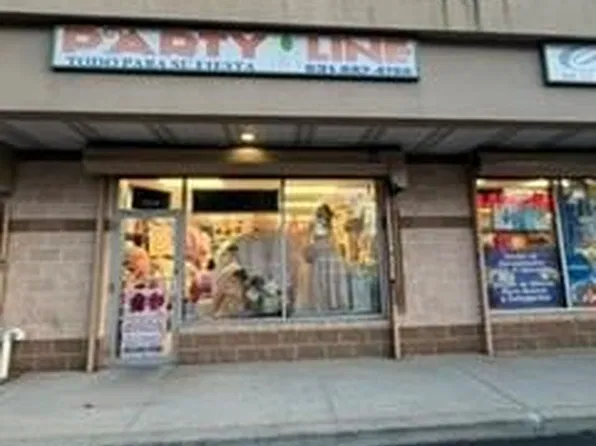 556 Suffolk Ave #B, Brentwood, NY 11717