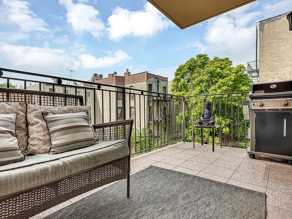 184 India St #6
