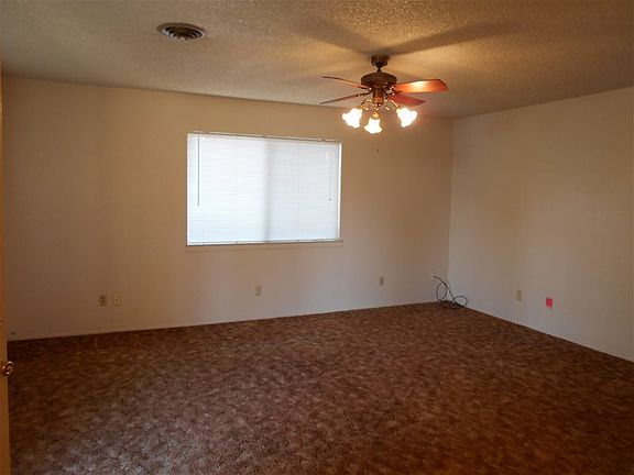 5th image of 7115 Barbera Ave