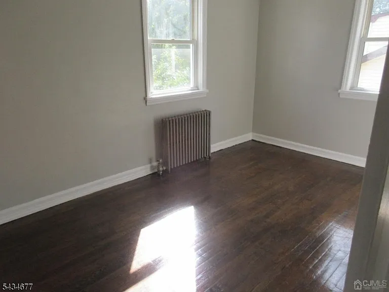815 2nd St #815B — Photo 6