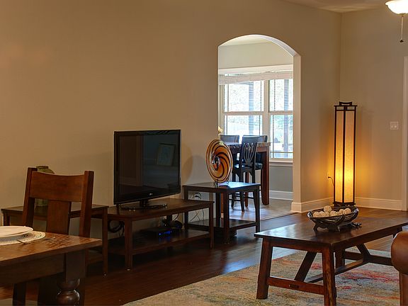 3rd image of 3005 Enclave Ct