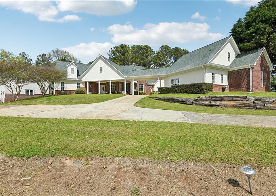 1st image of 228 Indian Creek Rd