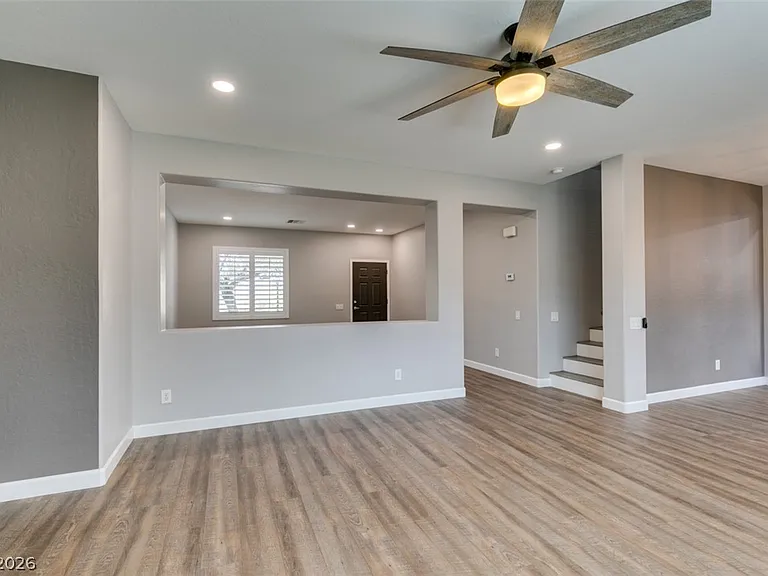 1129 Emanuel St — Photo 16