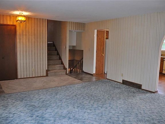 4th image of 27763 Dunford Ave