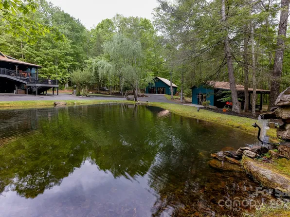 997 Proctor Rd, Lake Lure, NC 28746