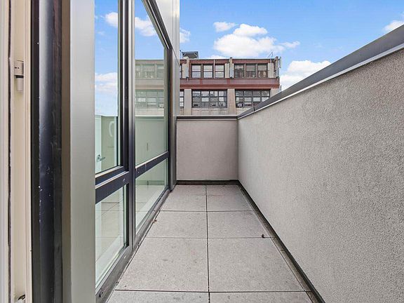 5th image of 127 Concord St #Penthouse 12b