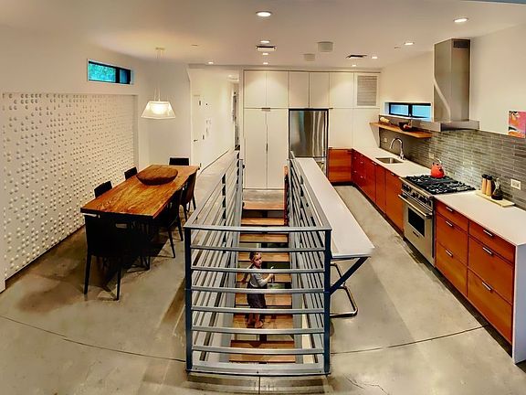 3rd image of 114 4th Pl APT 1