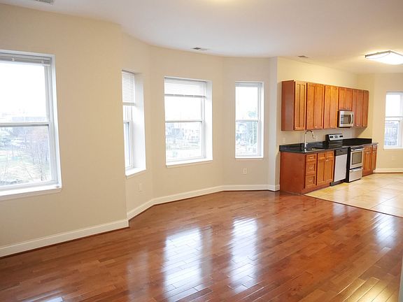 2nd image of 841 Whitelock St APT 847-8