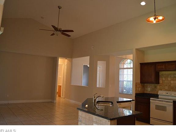 5th image of 1003 Moore Ave