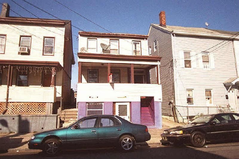 2nd image of 18 Redwood Ave