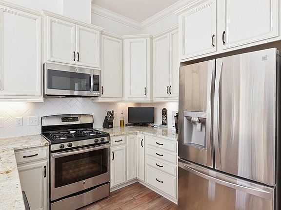 stainless steel appl. & granite counter top